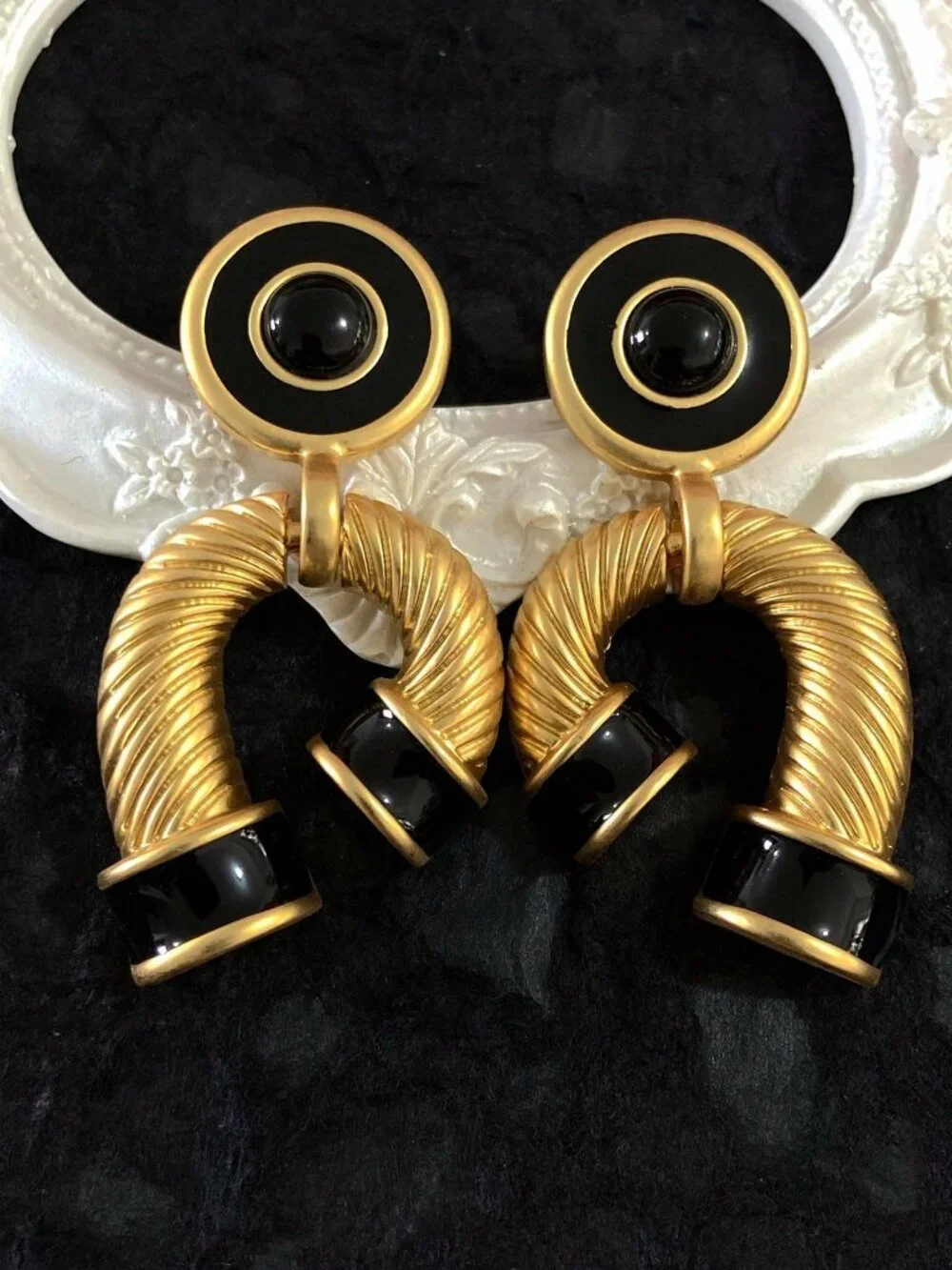 Elegant Women's Enamel Niche Designed  Horseshoe High-End Earrings